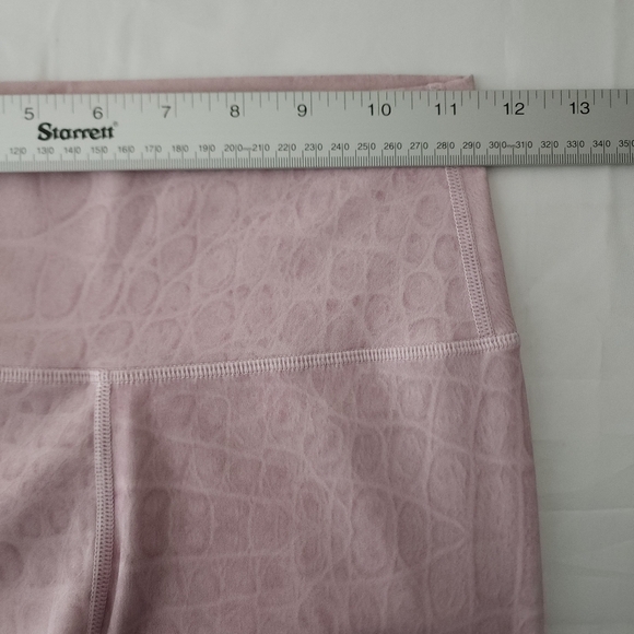 Varley Alligator Print Leggings in Light Pink XS - Picture 5 of 7